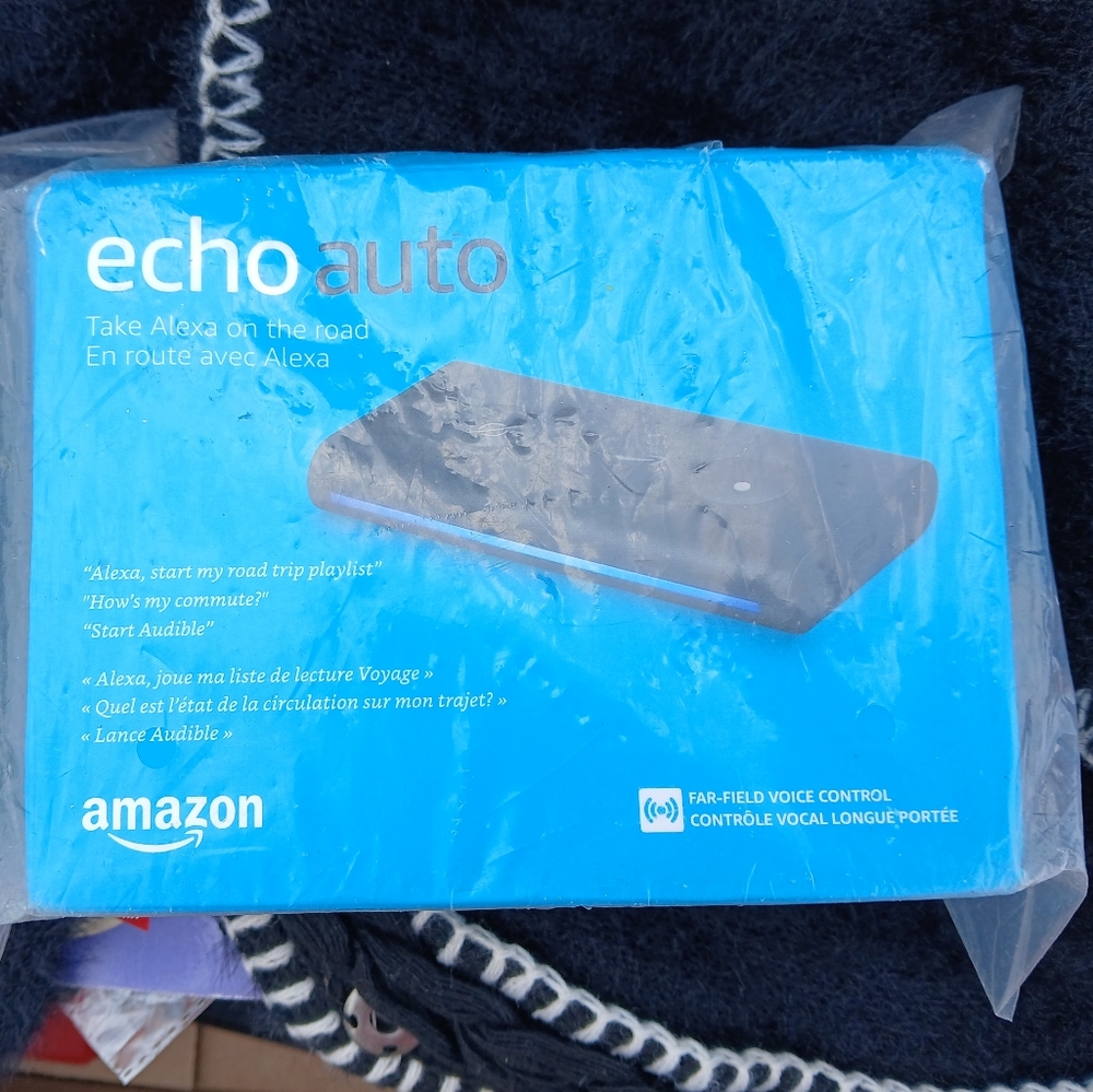 Amazon Echo Auto in Vibrant Blue